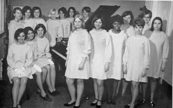 Academettes: front l-r, Kim Kuhn, Tena Maroon, Mary Cay Lammers, Dawn Betts, Sue Maher, Cheri Loveless, Edna Vogelsang, Julie Roberts, Mary Kennedy, Anne Dwyer; Back l-r: Chris Johnson, Lisa Hoff, Grace Theado, Jean Zindt, Barb McNamee, Marty Fischer, Kay